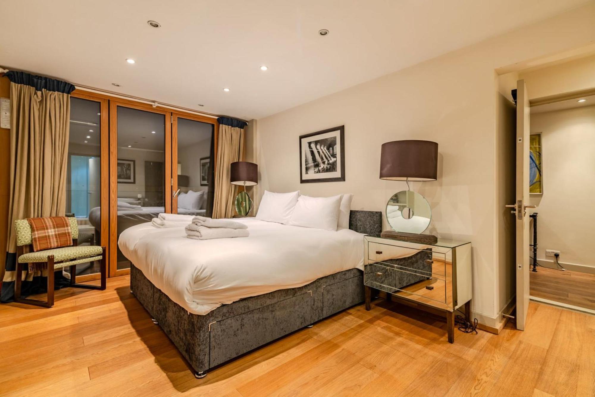 Beautiful Three Bedroom House In West Ferienhaus London
