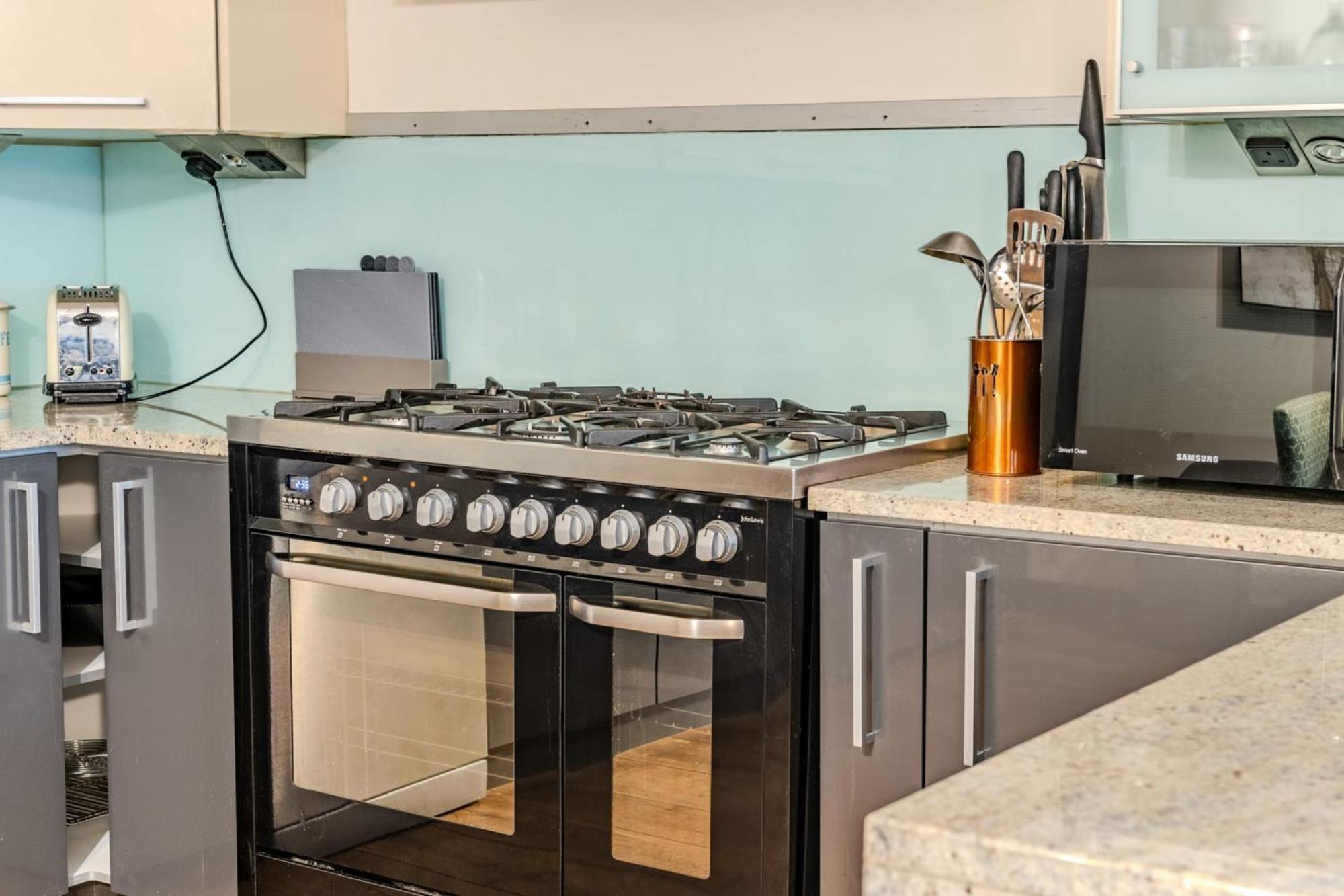 Beautiful Three Bedroom House In West Ferienhaus